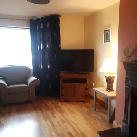 Manor Holiday Home-sleeps 8 Manorhamilton